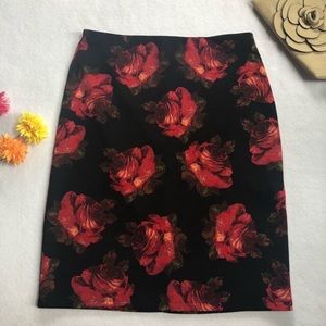 ✨Betsey Johnson Rose Pencil Skirt✨